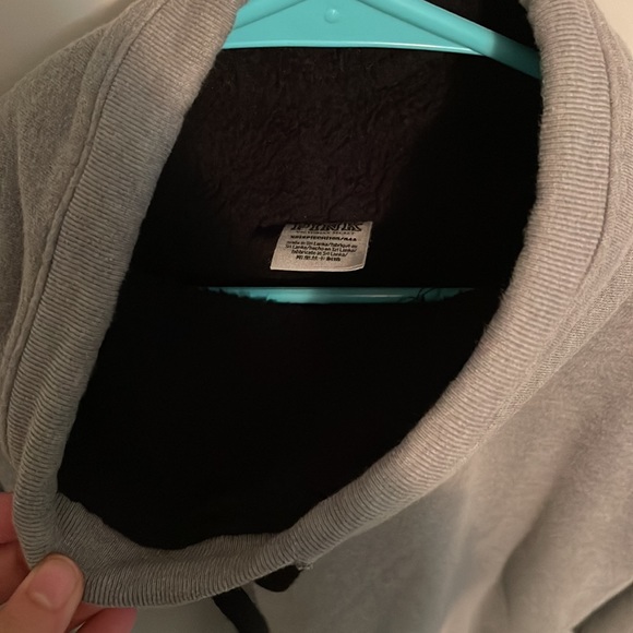 Size XS fur lined crew neck with tie. - Picture 3 of 3